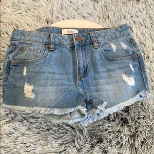 Mid rise jean shorts!